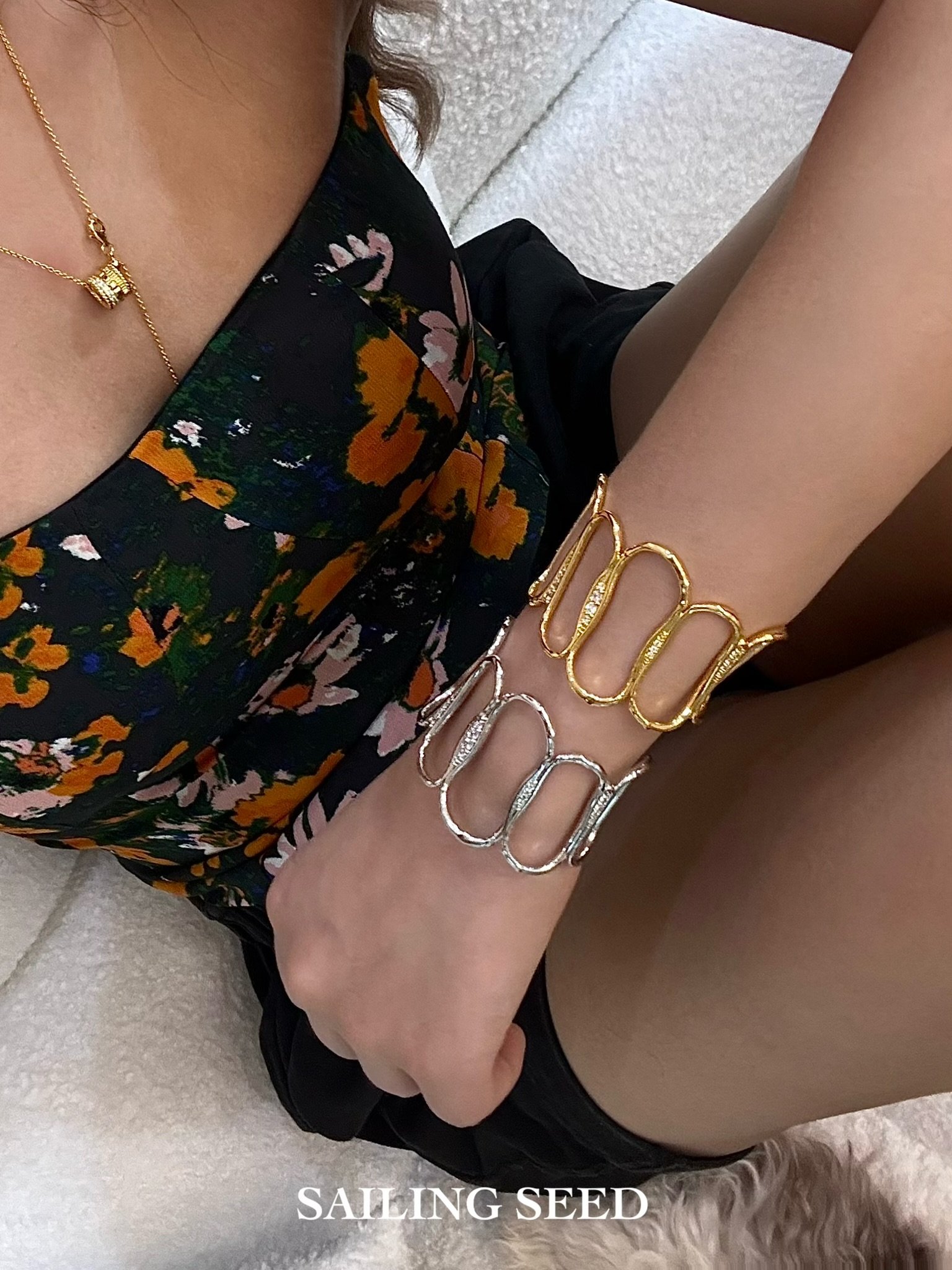 Sailing Seed OriginalSpreading Light Trace Irregular Geometric Two-tone Hollow Open Bangle - Image 4